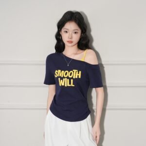 Trendy Korean-style girls' T-shirts