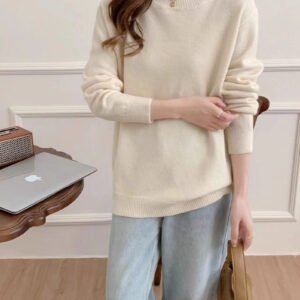 Fashionable long-sleeved girls' top